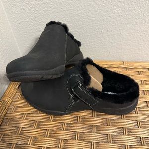 Collection by Clarks Roseville Clog black Leather NWOB size 7